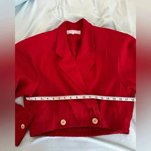 VTG 80’s/90’s Bergdorf Goodman 100% Wool Cropped Red Blazer. Buttoned. Size: S. - Picture 6 of 14